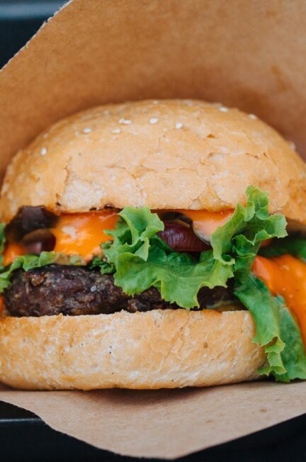 wyświetlaj zawsze po wyszukiwaniu słów: "wegetariańskie kotlety", "przepis na wege burgery"